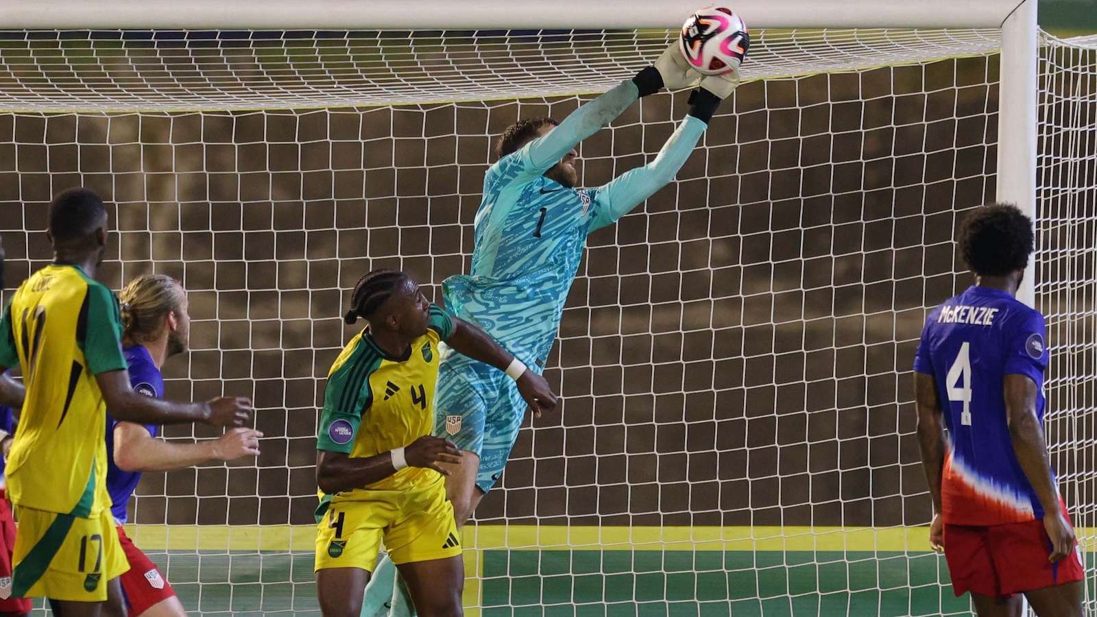 争夺晋级名 争夺晋级名